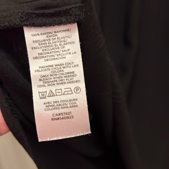 LOFT lightweight Boho style blouse. Black. Knit back. EUC! Size Large. - Picture 9 of 13